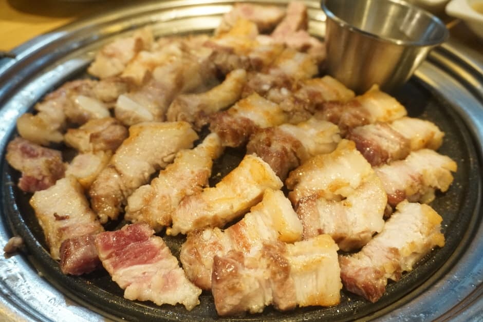 Best Korean BBQ Spots in Seoul Verified by TV Shows